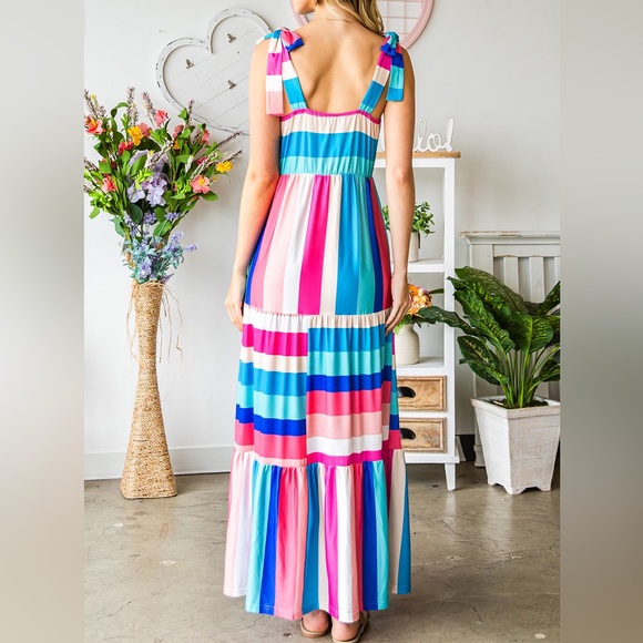 STRIPED SLEEVELESS MAXI DRESS - Picture 7 of 7